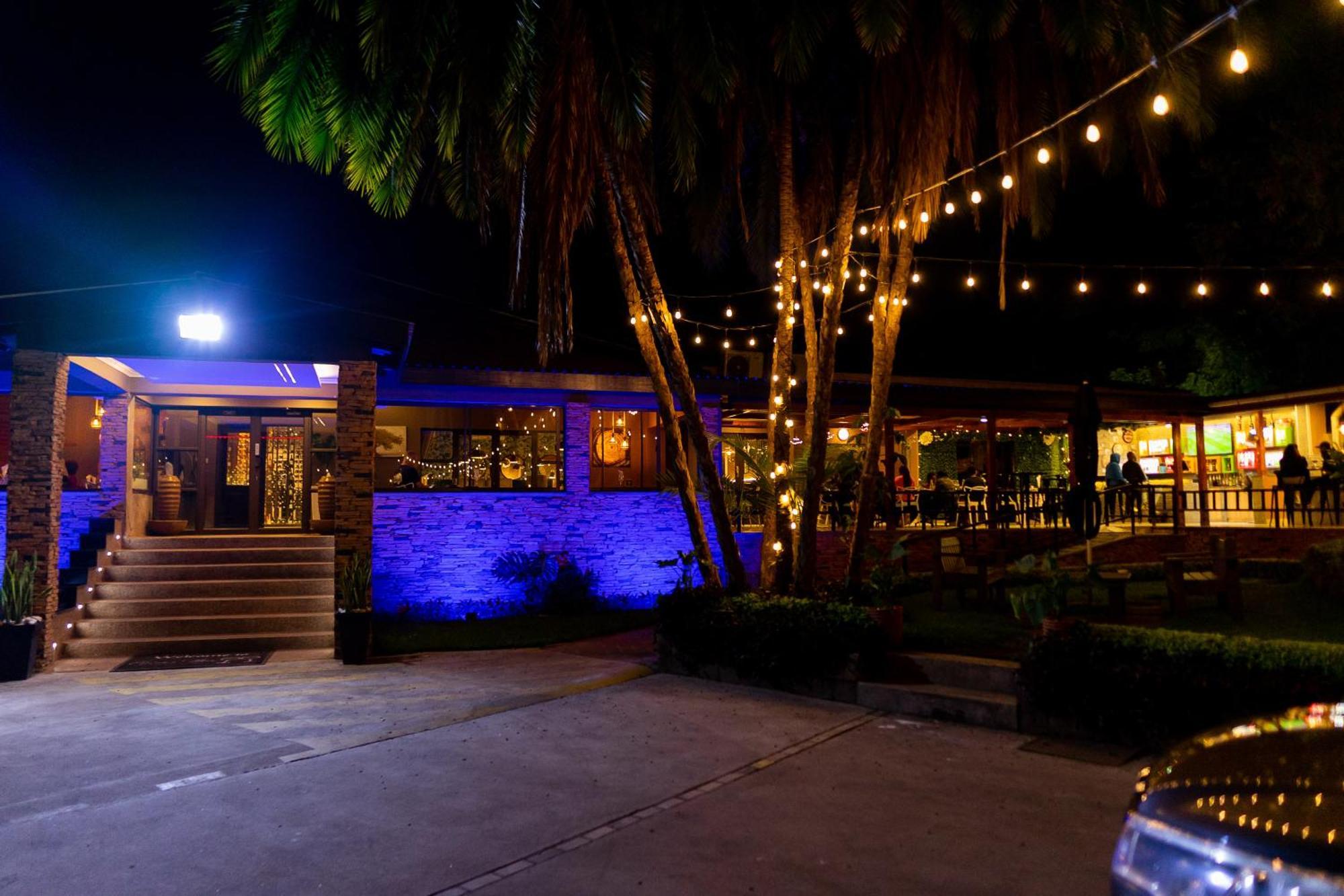 Casa Mia Lodge & Restaurant Блантайр Экстерьер фото